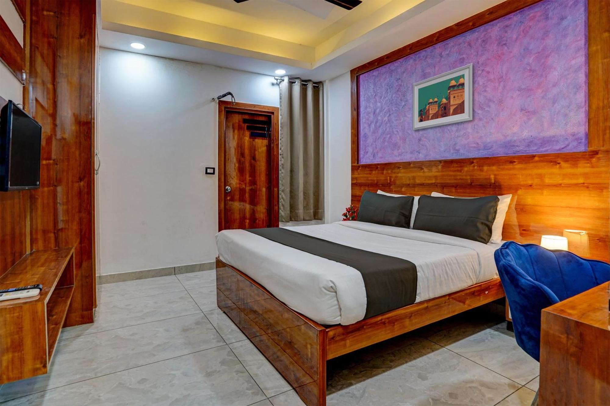 Hotel Hight Krone A Family Near Igi Airport Delhi